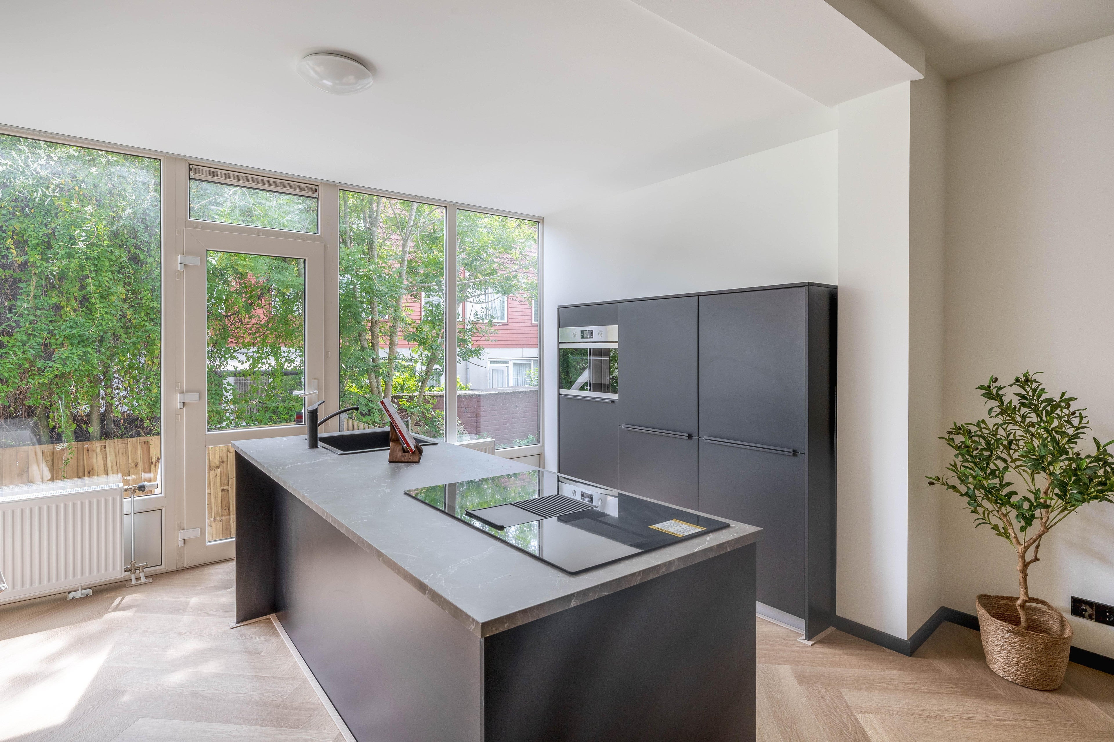 Appartement te huur: Lange Hilleweg 178B, Rotterdam