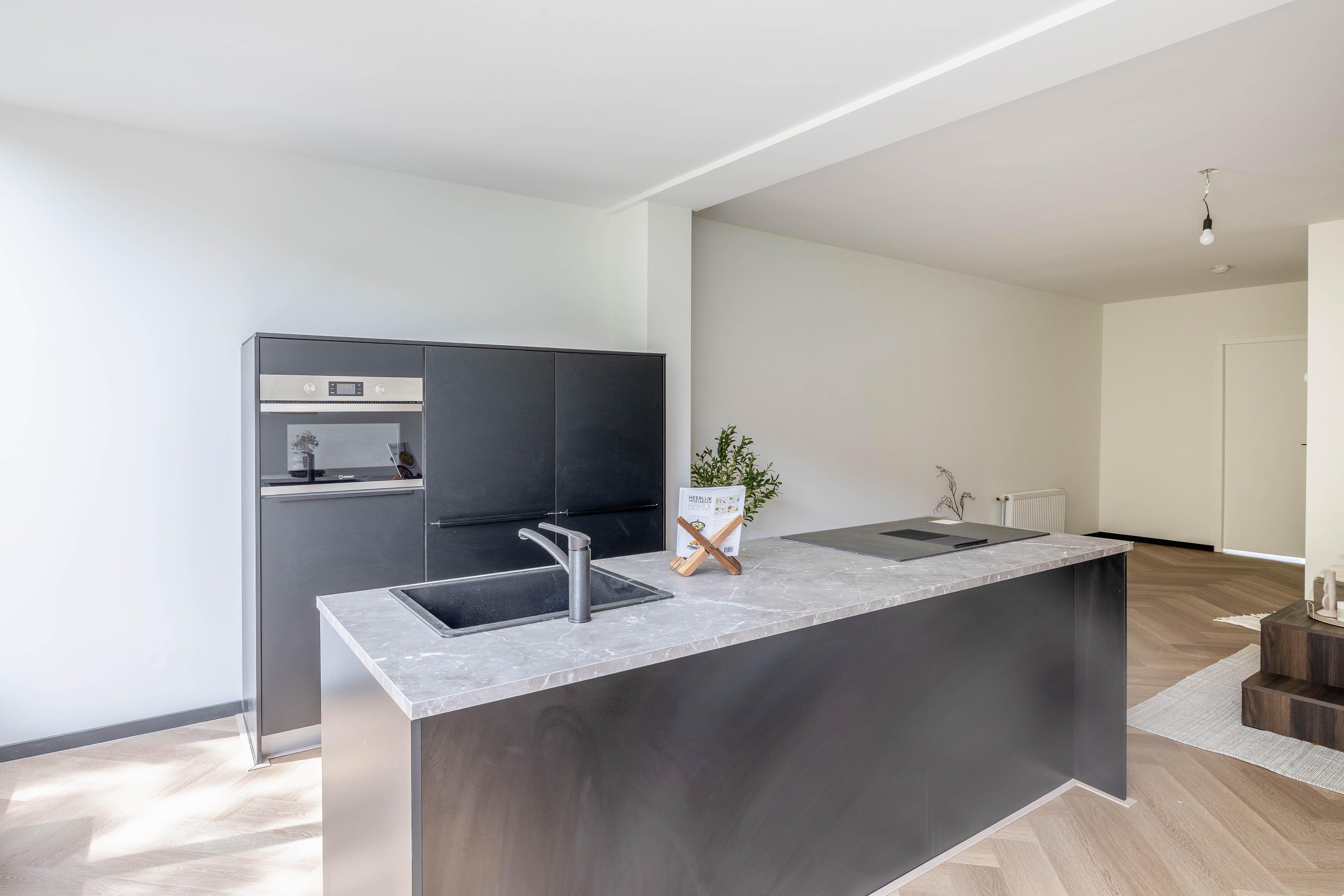 Appartement te huur: Lange Hilleweg 178B, Rotterdam
