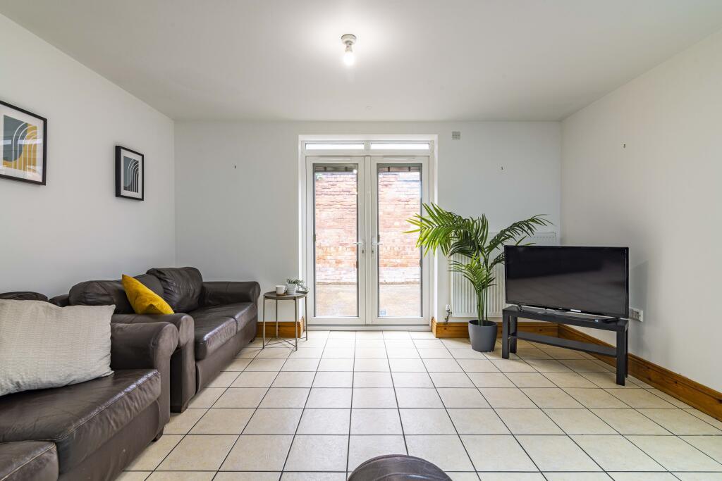 Flat Cottesmore Road in Nottingham
