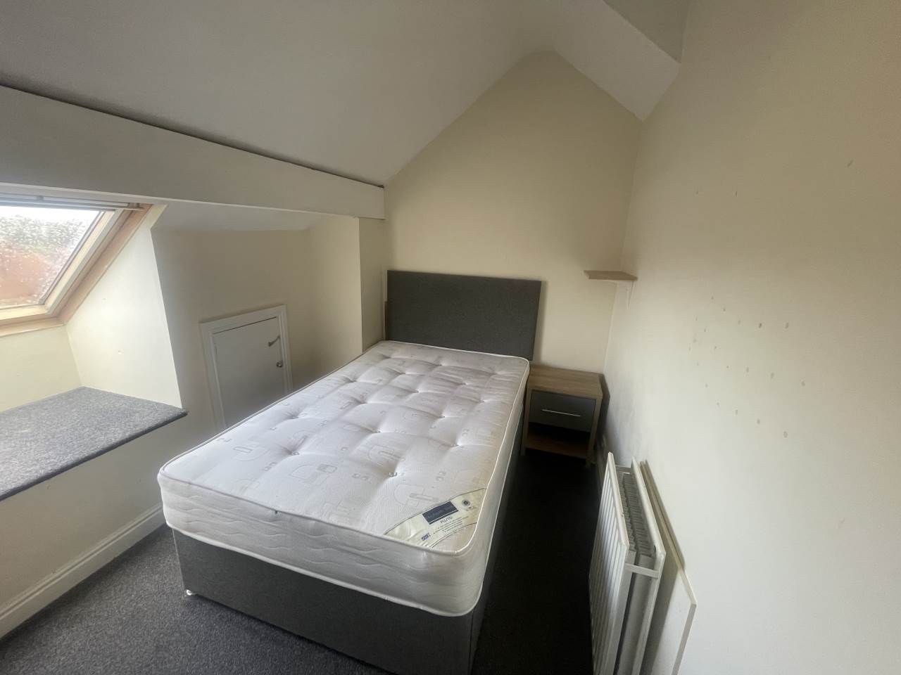 Room St Chad's View in Leeds