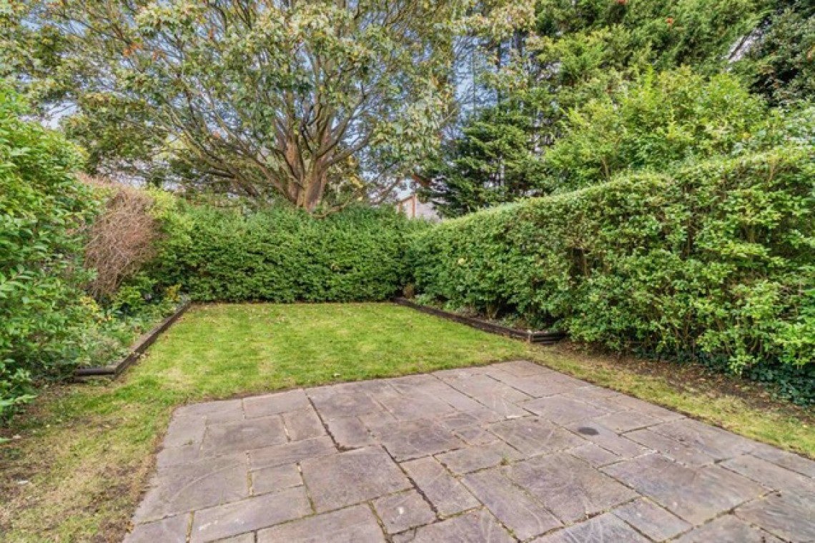 House Neale Close in Greater London