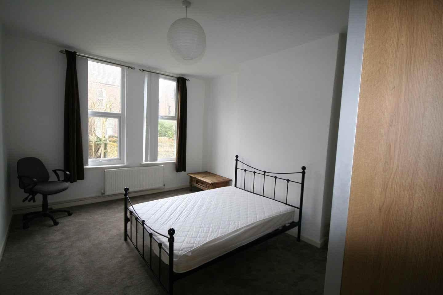 Flat Newsham Drive in Liverpool