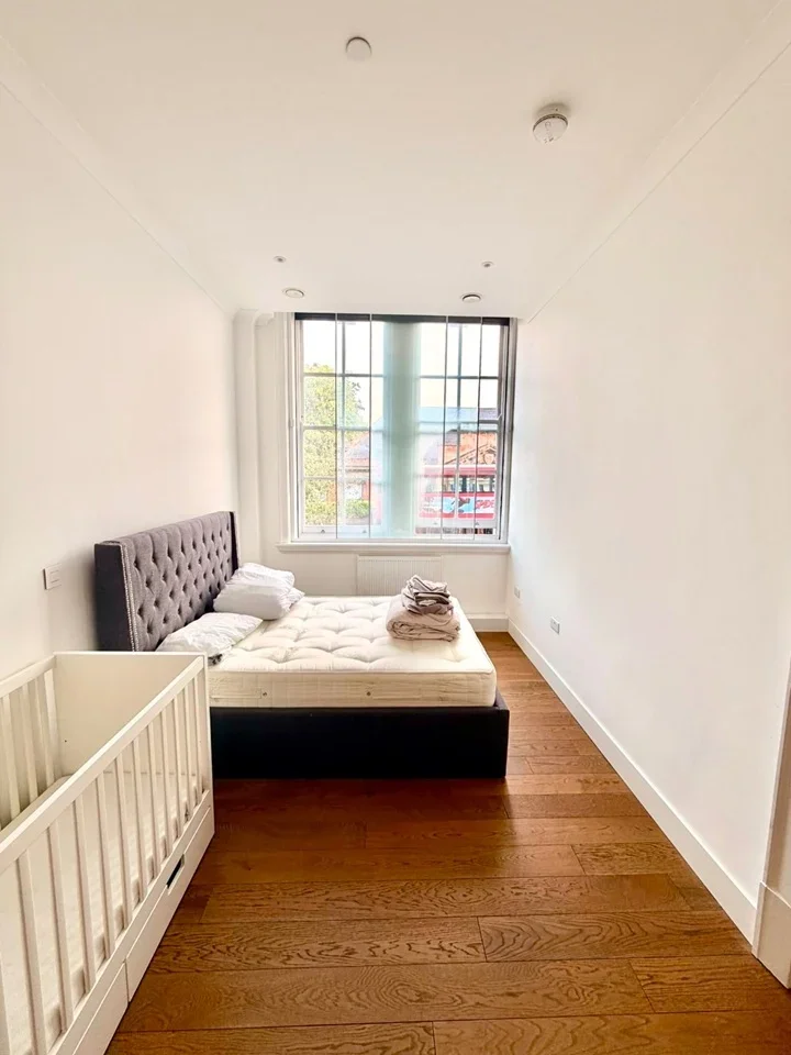 Flat Winchester Street in Greater London