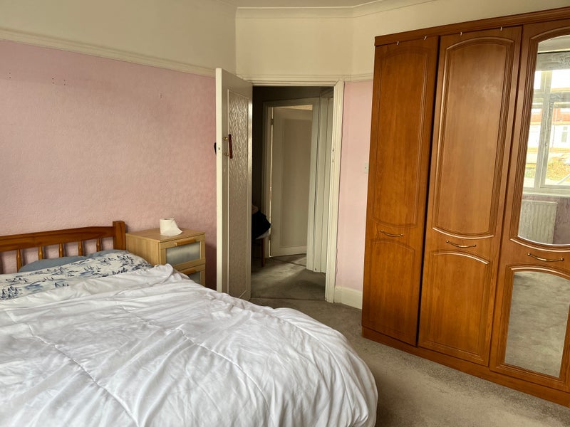 Room Moffat Road in Greater London