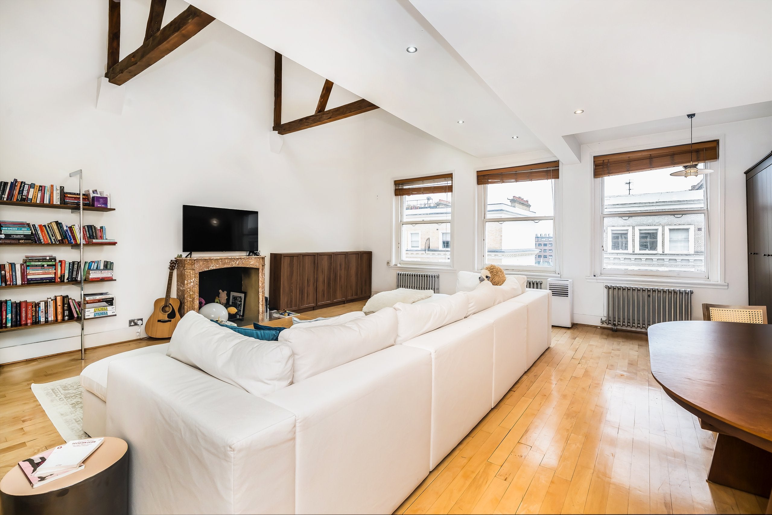 Flat Elvaston Mews in Greater London