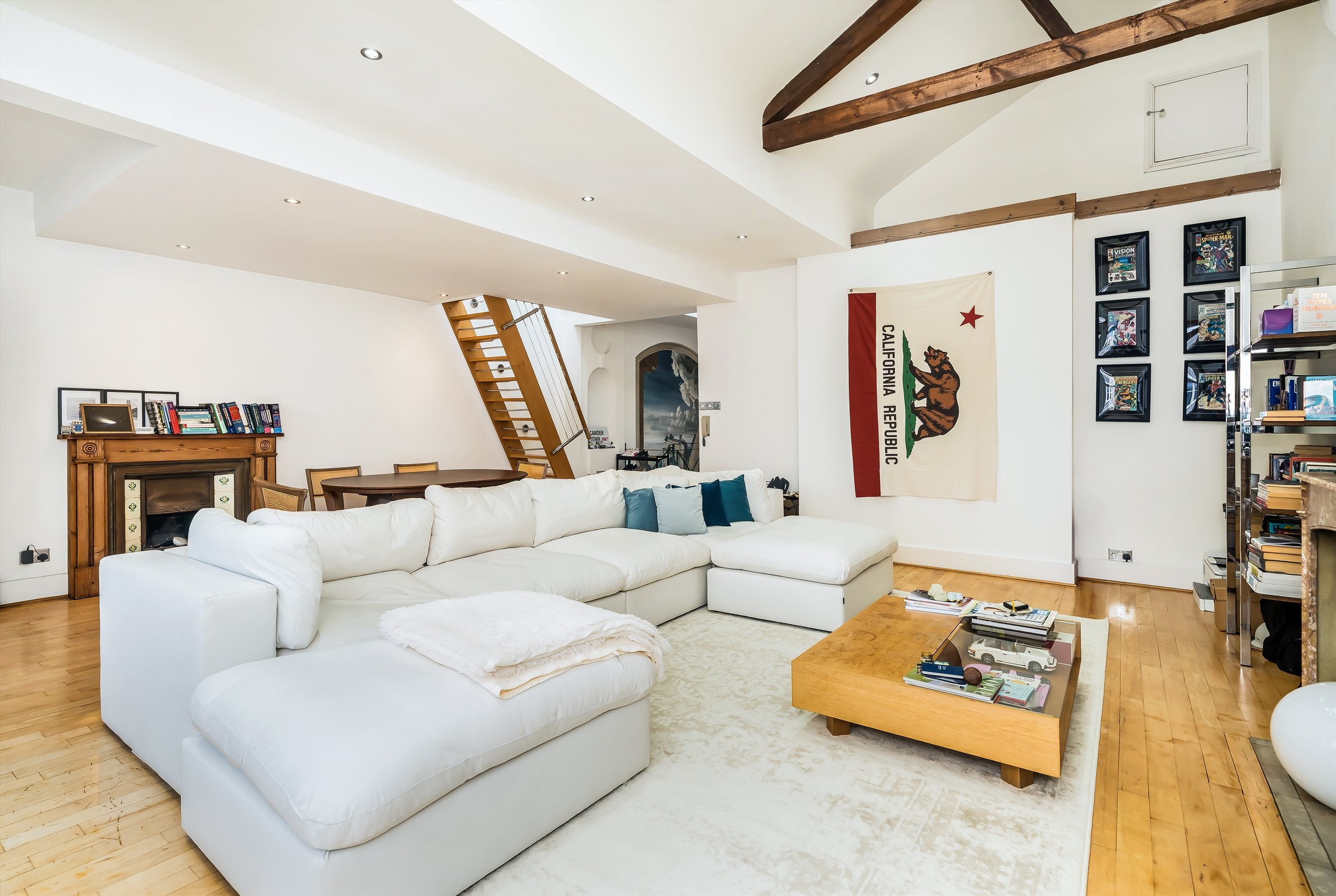 Flat Elvaston Mews in Greater London