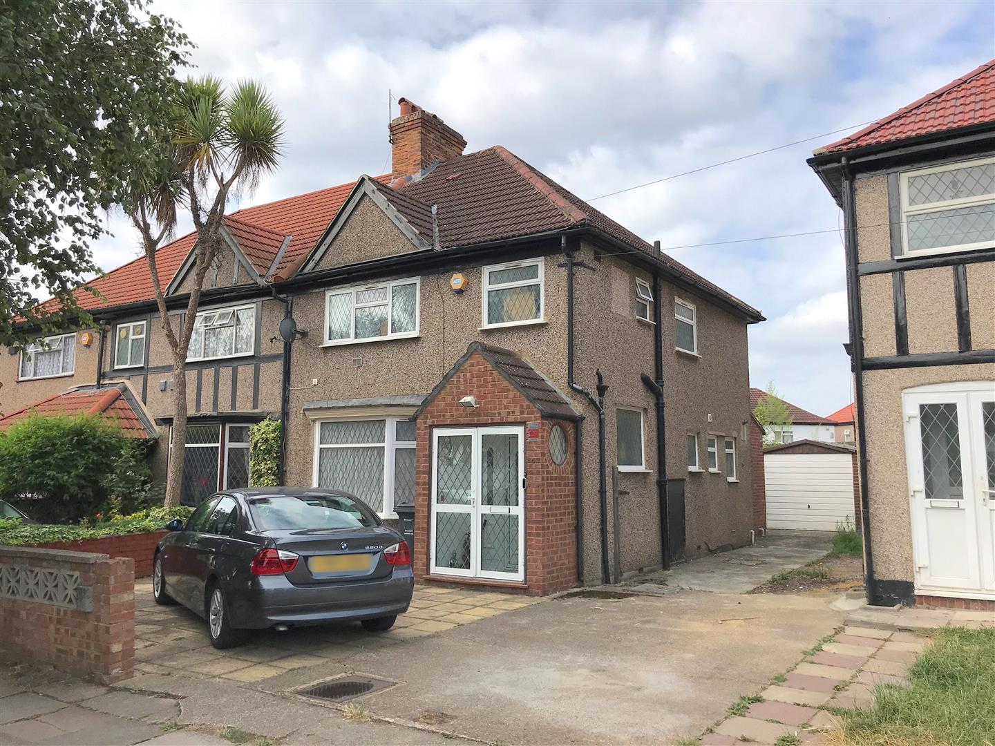 House Gresham Road in Greater London