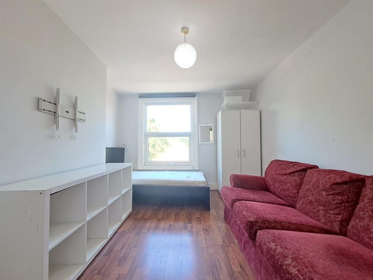 Flat Park Lane in Greater London