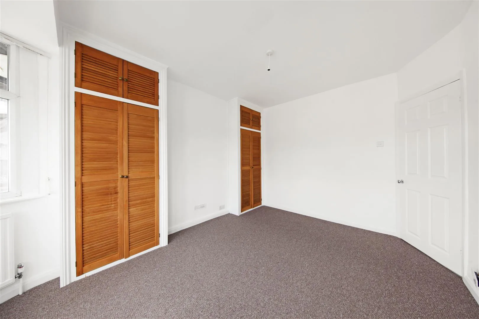 House Chestnut Grove in Greater London