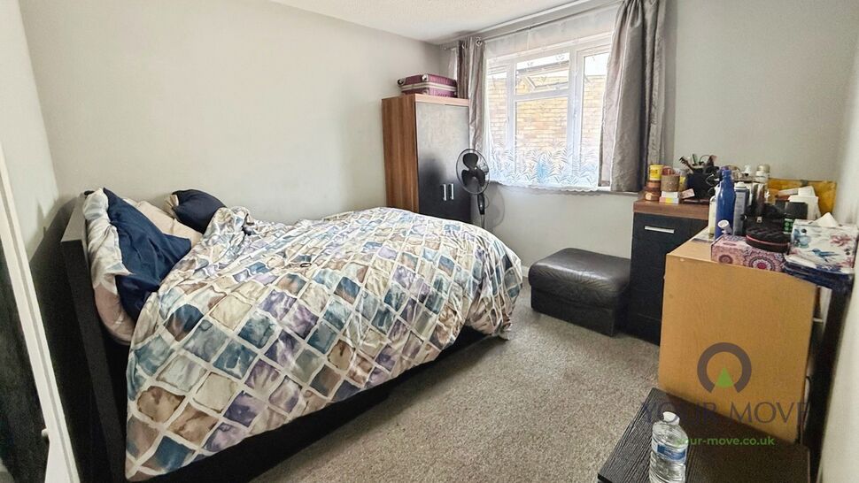 Flat Bertrand Way in Greater London