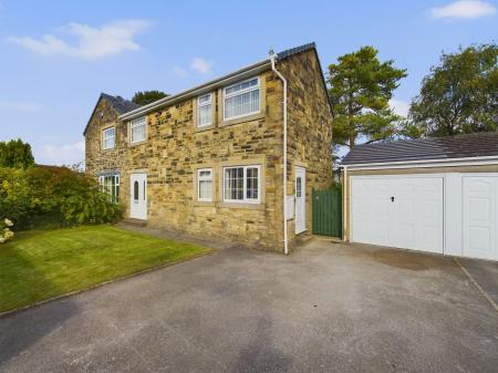 House Piece Fields in Threshfield