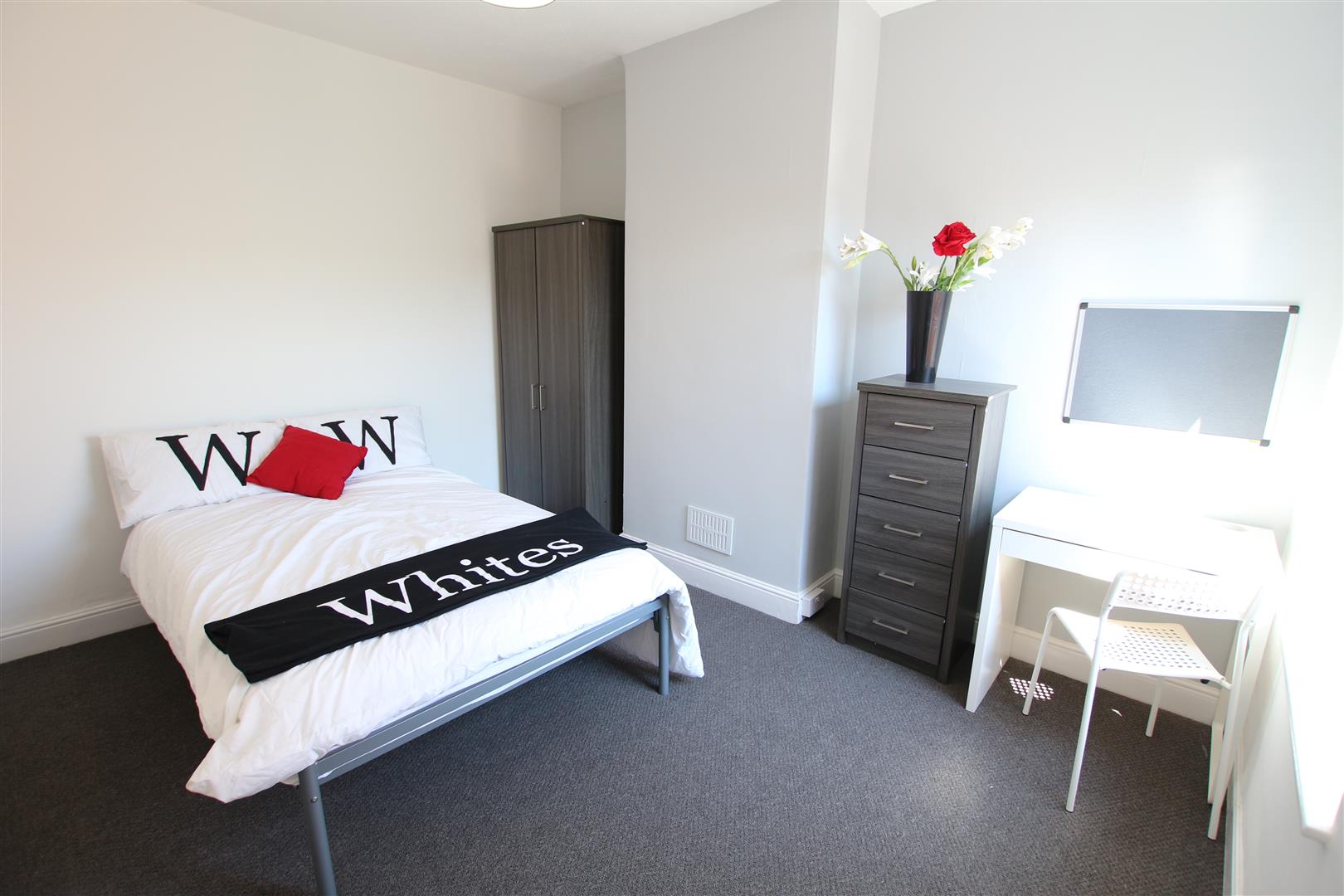 Room Bostock Avenue in Northampton