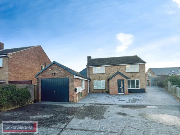House Red Hill Close in South Cambridgeshire