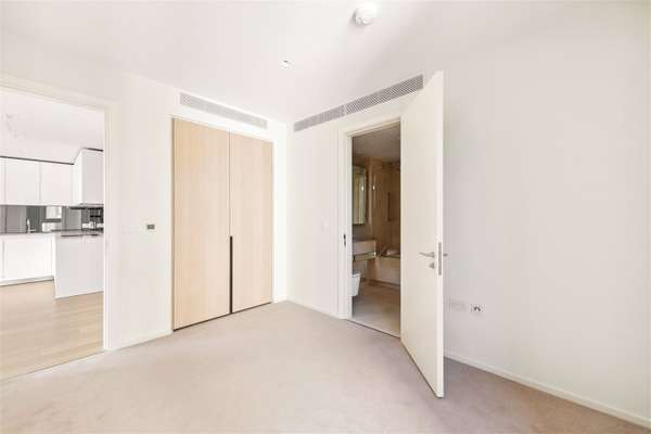 Flat Lillie Square in Greater London