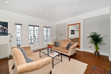 Flat Eaton Mews North in City of Westminster