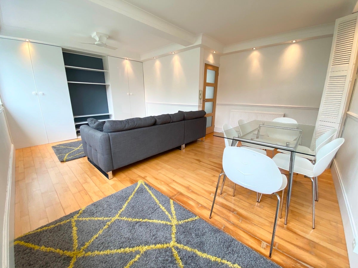 Flat Ordsall Lane in Salford