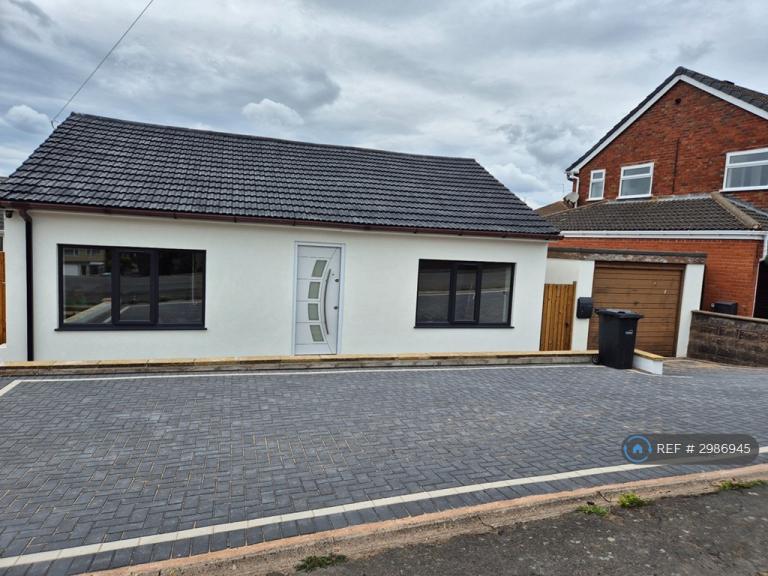 House Cotwall End Road in Coseley