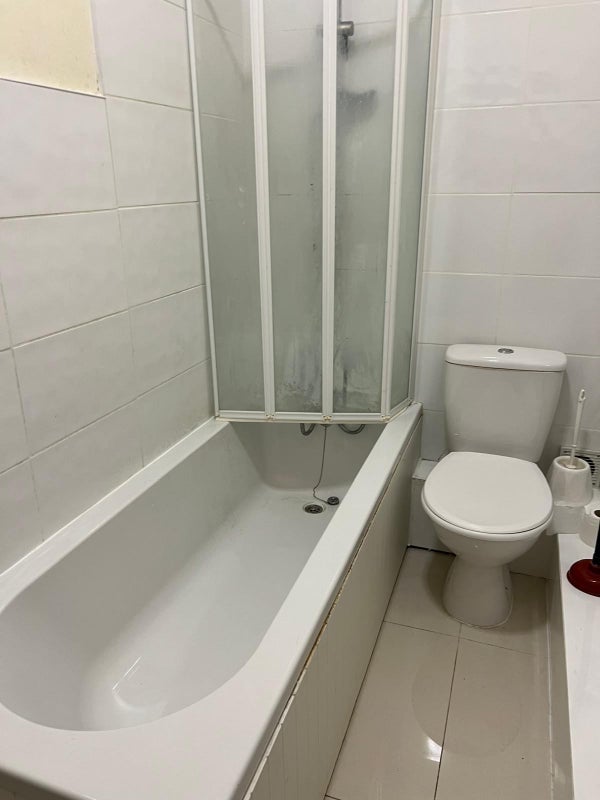 Room Arundel Road in Greater London