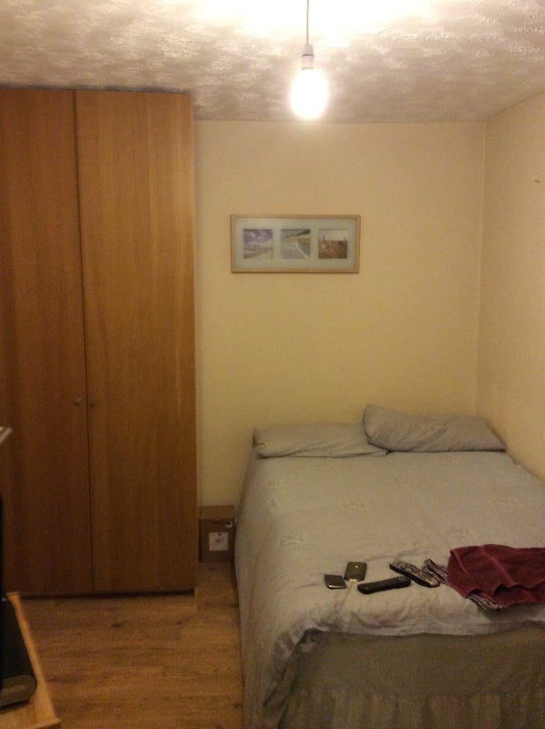 Room Arundel Road in Greater London