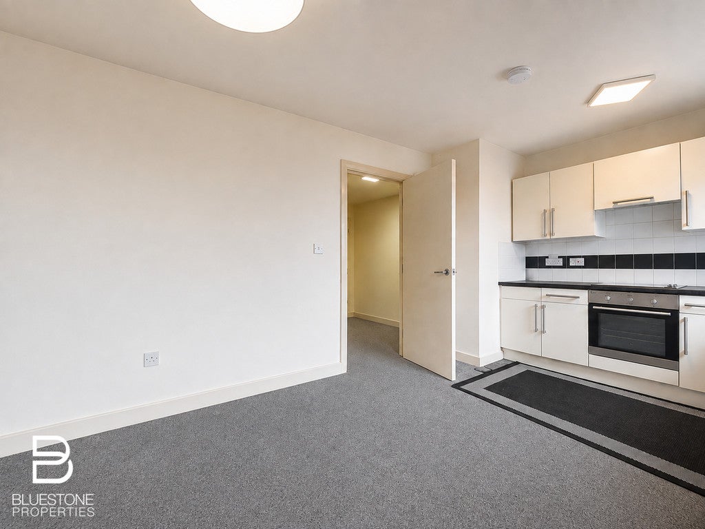 Flat London Road in Greater London