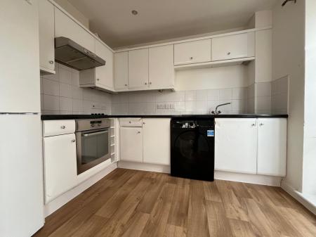 Flat Albany Gardens in Colchester