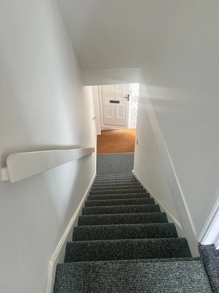 Flat Dunedin Way in Greater London