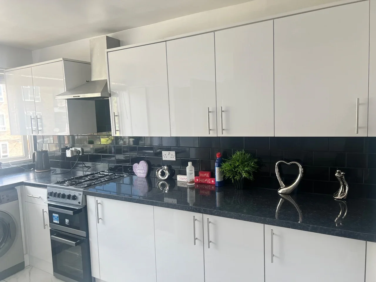 Flat Dunedin Way in Greater London
