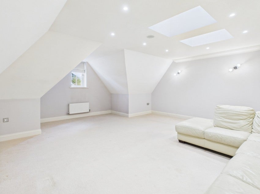 Flat Packhorse Road in Gerrards Cross