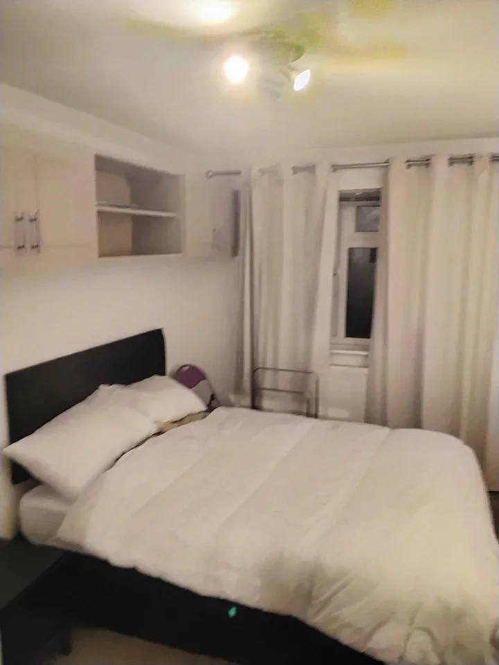 Room McKerchar Close in Adur
