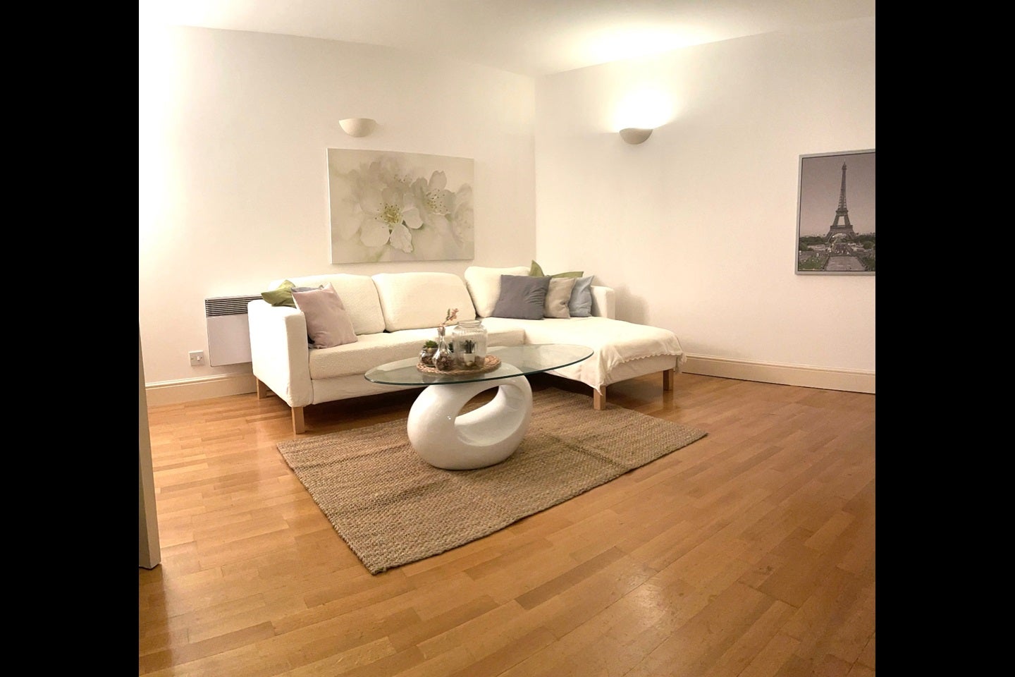 Flat Commercial Road in Greater London