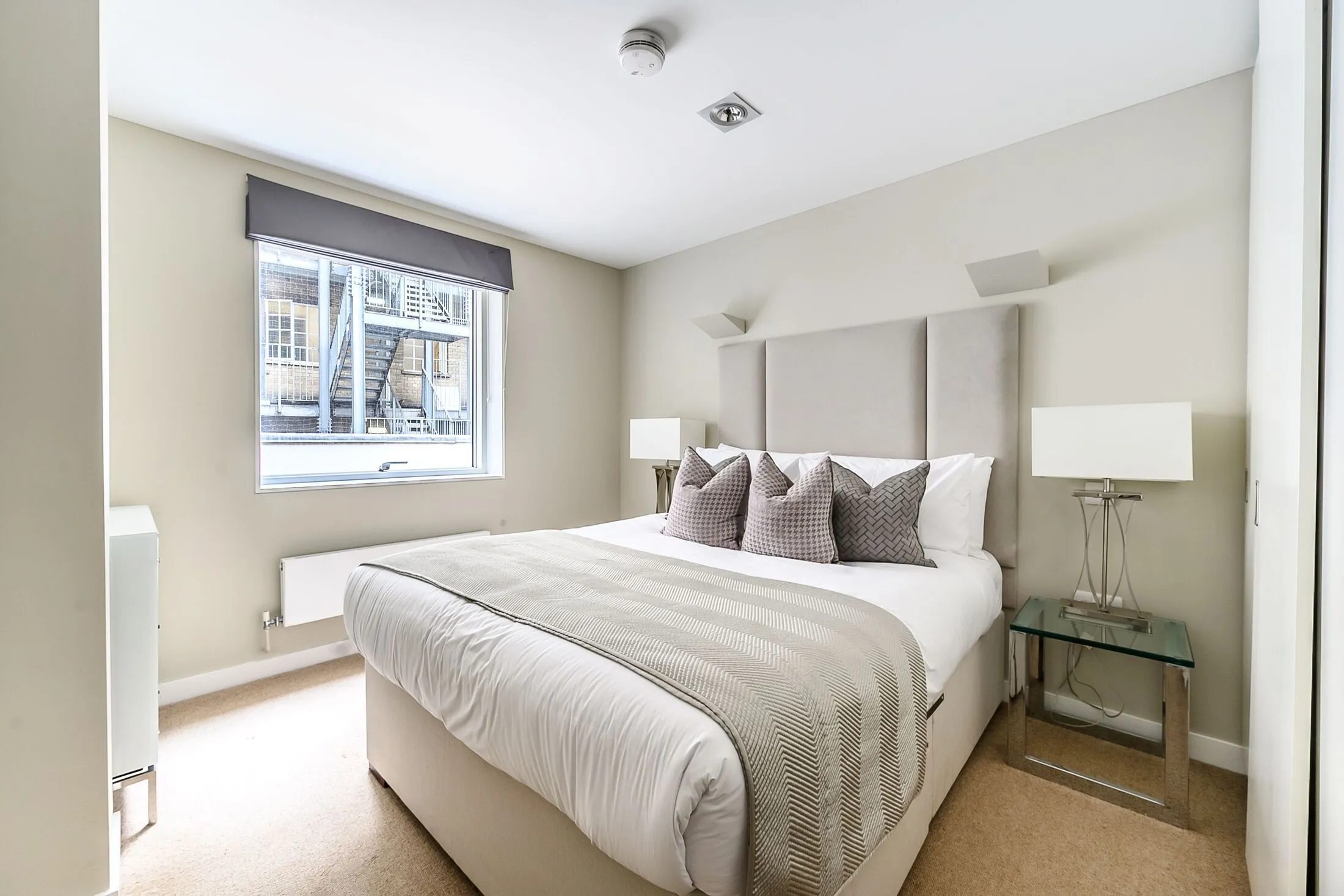 Flat Pond Place in Greater London
