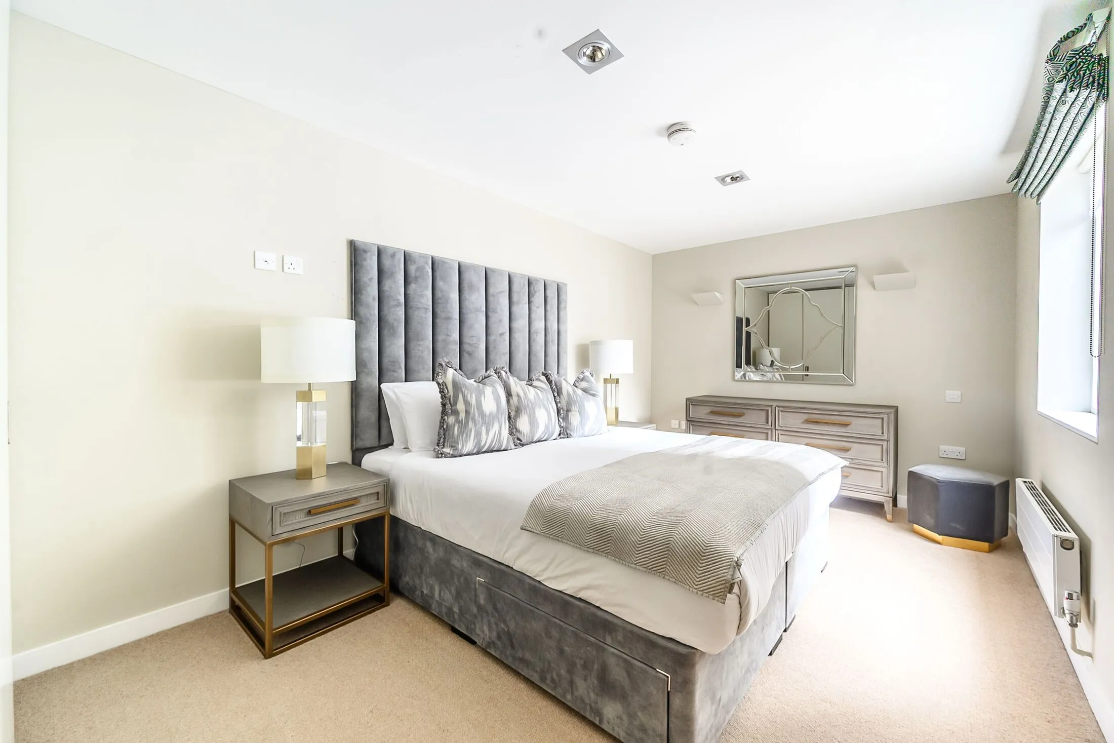 Flat Pond Place in Greater London