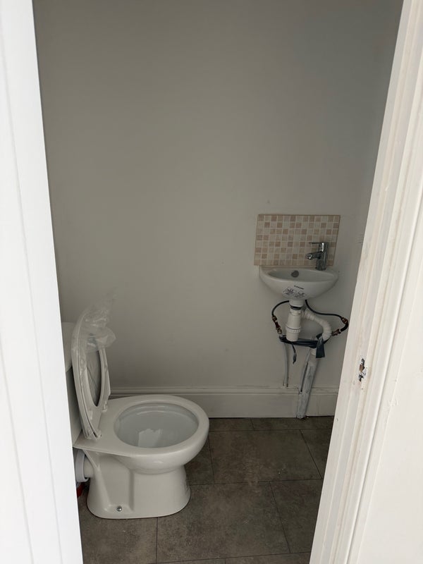 Room Grenville Road in Greater London