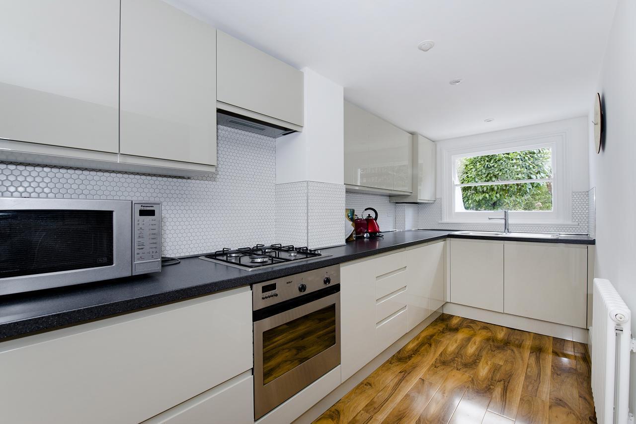 Flat Oakley Road in Greater London