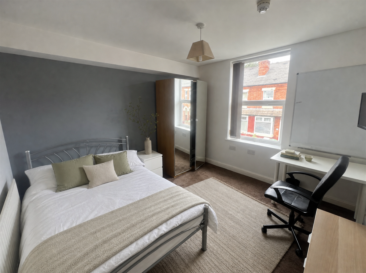 Room Midland Avenue in Nottingham