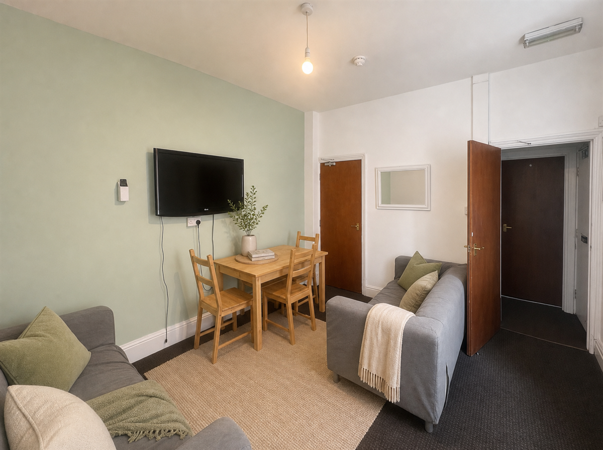 Room Midland Avenue in Nottingham