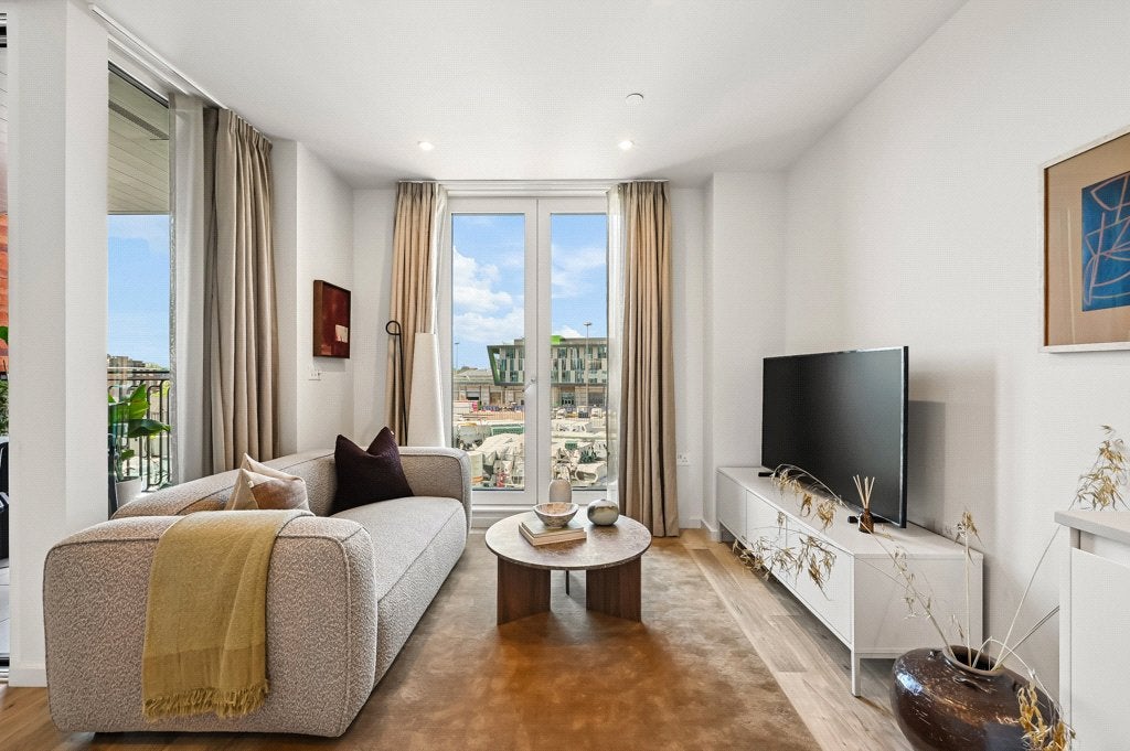 Flat Hebden Place in Greater London
