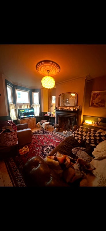 Room Ashgrove Road in Bristol