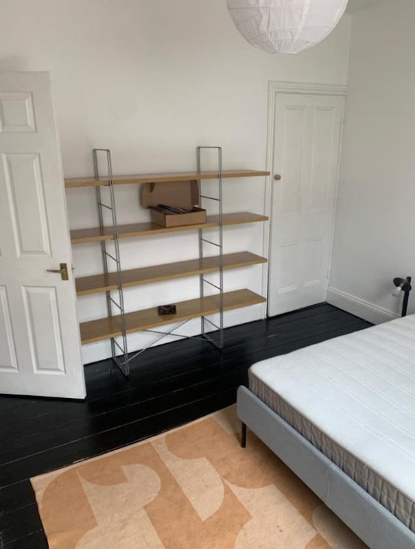 Room Ashgrove Road in Bristol
