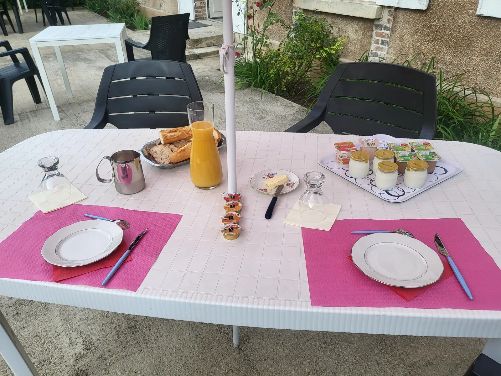 Room Route de Dixmont in Villeneuve-sur-Yonne