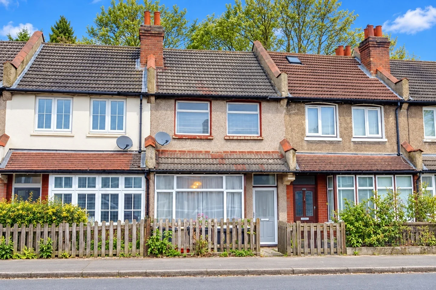 House Chipstead Valley Road in Greater London