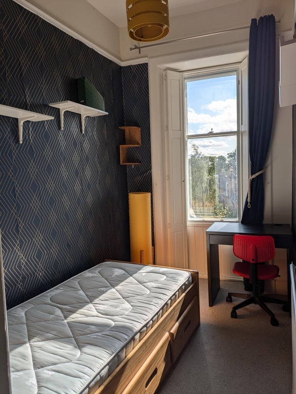 Flat Springvalley Gardens in City of Edinburgh
