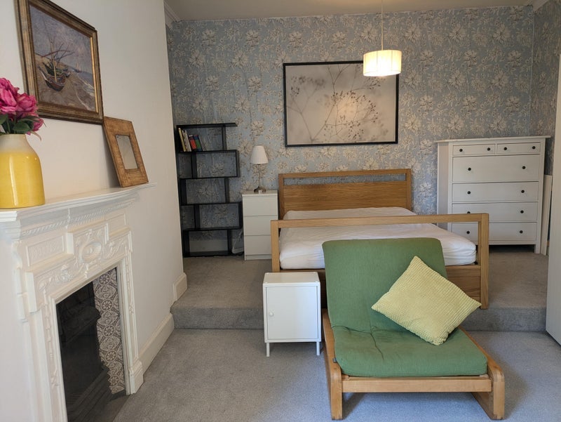 Flat Springvalley Gardens in City of Edinburgh