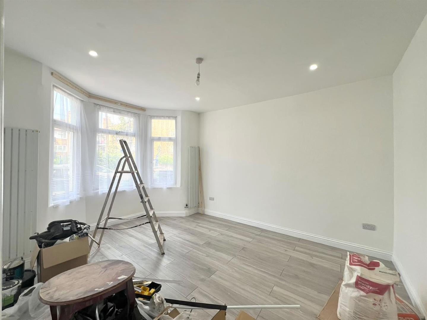 House Jewel Road in Greater London