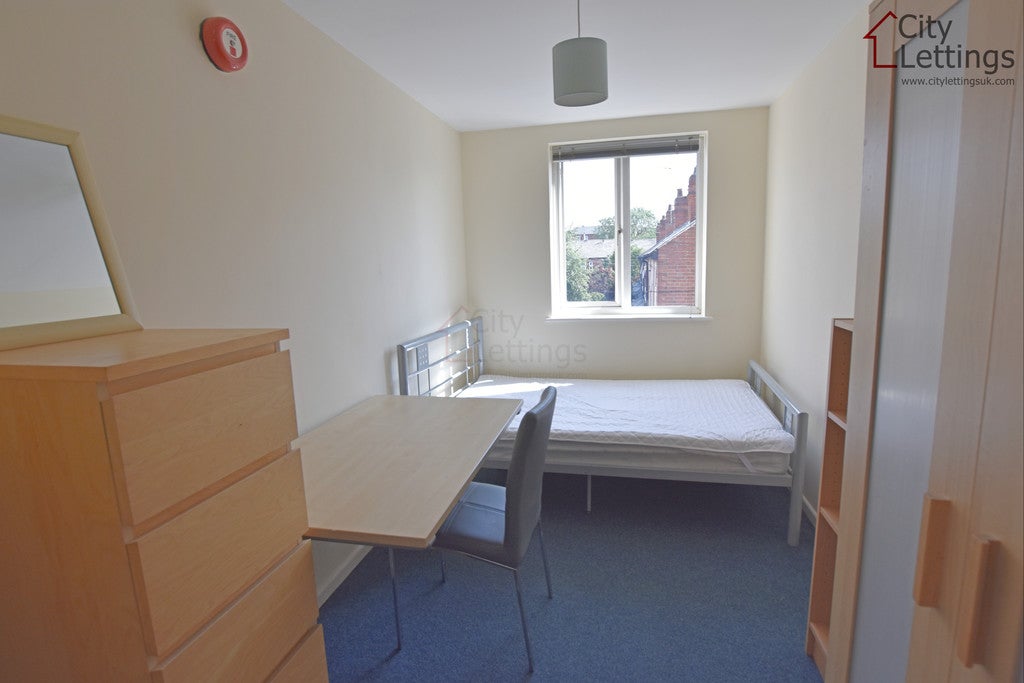 Flat Radford Road in Nottingham
