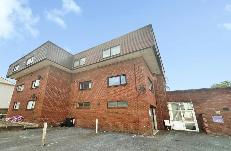 Flat Queensway in Torquay
