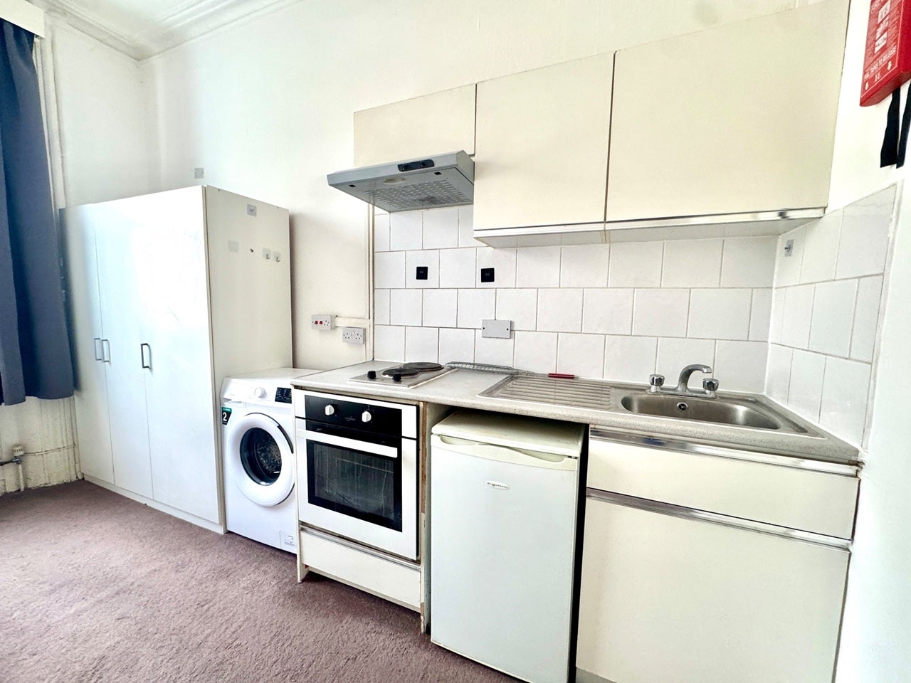 Flat Clanricarde Gardens in Greater London