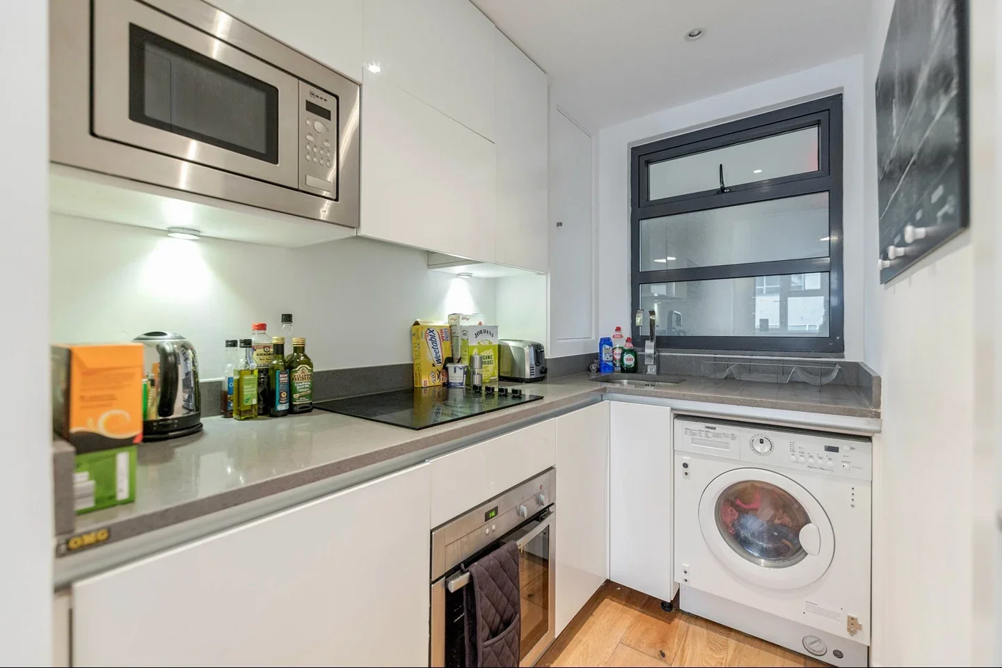 Flat Whitechapel Road in Greater London