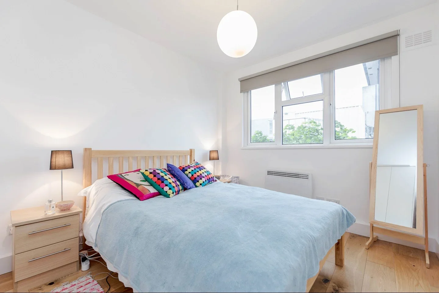 Flat Whitechapel Road in Greater London