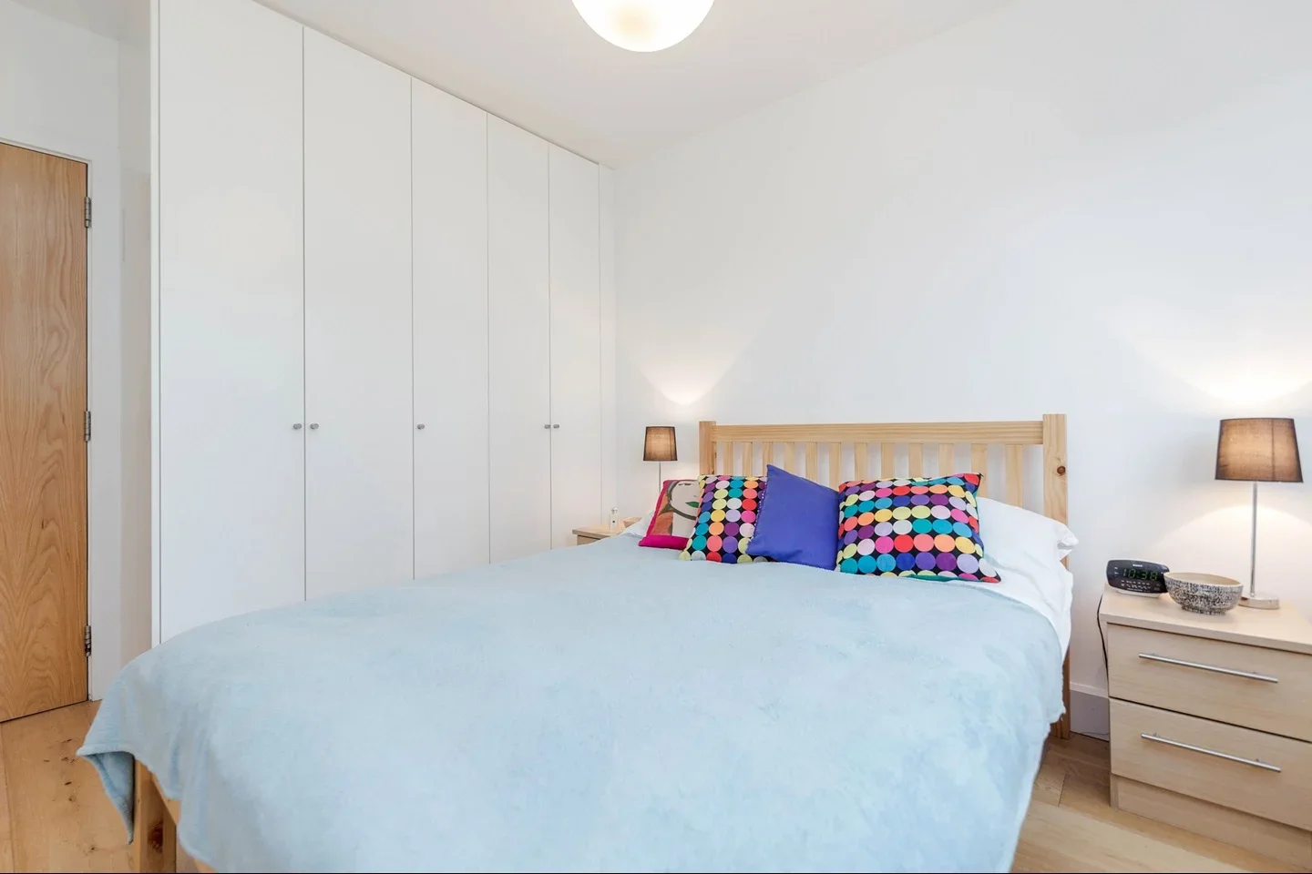 Flat Whitechapel Road in Greater London